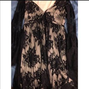 ✨Xhilaration Black V-neck lace dress